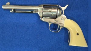 Revólver Uberti Modelo 1873 Nikel